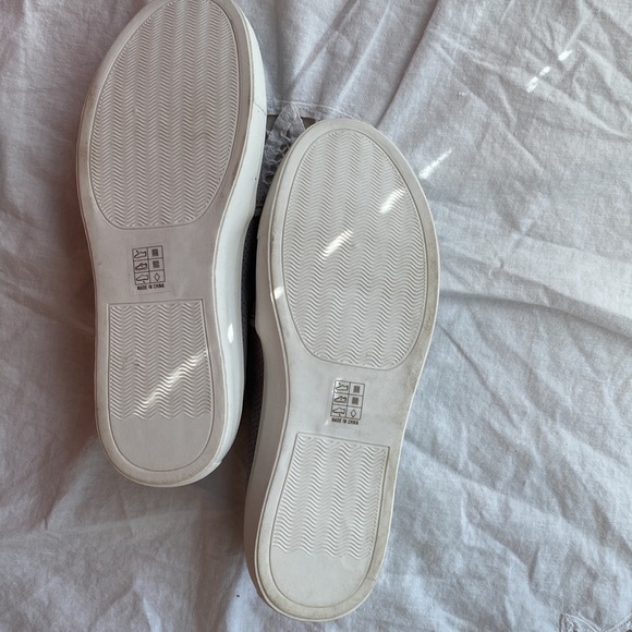 FUNKYMONKEY slip on shoes. NWOT - Picture 3 of 3